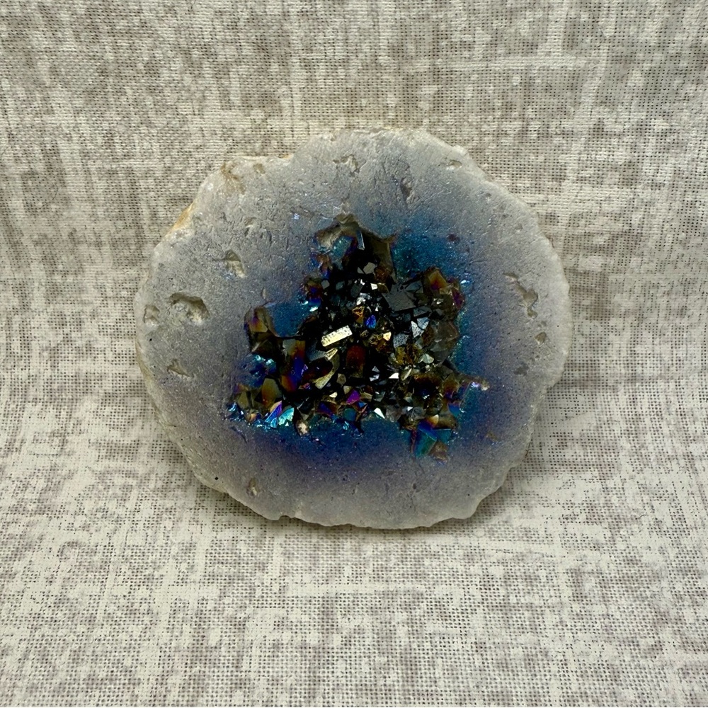 NWT Aura Quartz Geode w/Rainbow Crystals (Approx 1.75”) - Picture 6 of 6